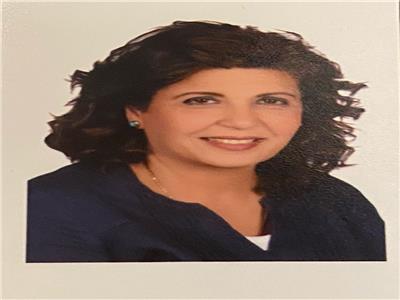 زينب عزيز