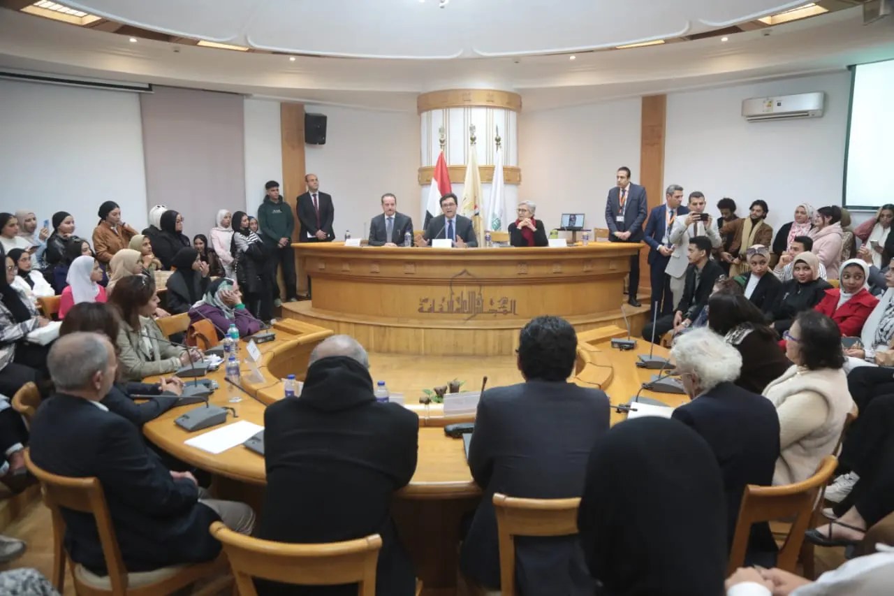 وزارة الثقافة تحتفي بمخرج رائعة  المومياء